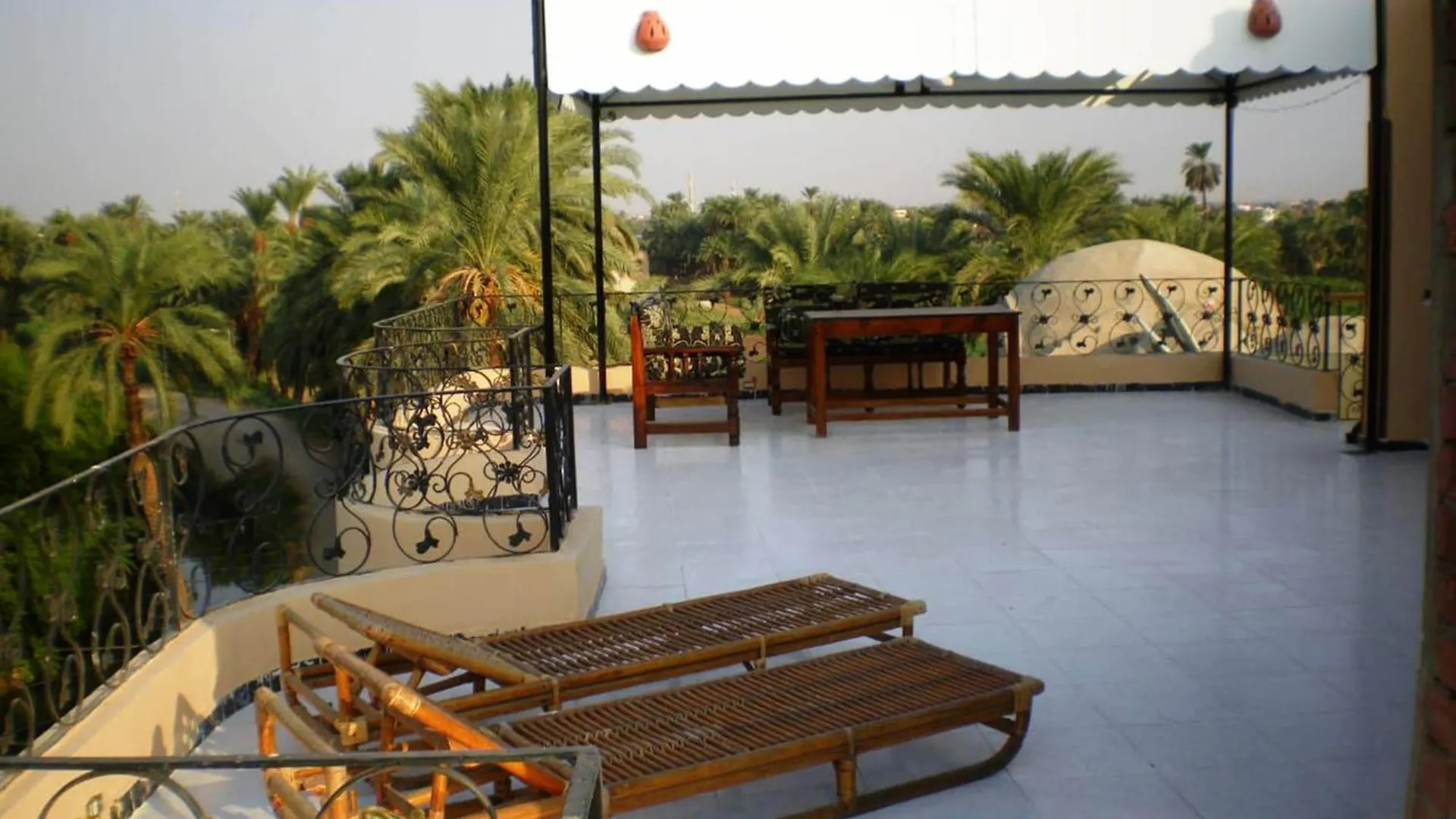 Nile Dream Apartments 룩소르
